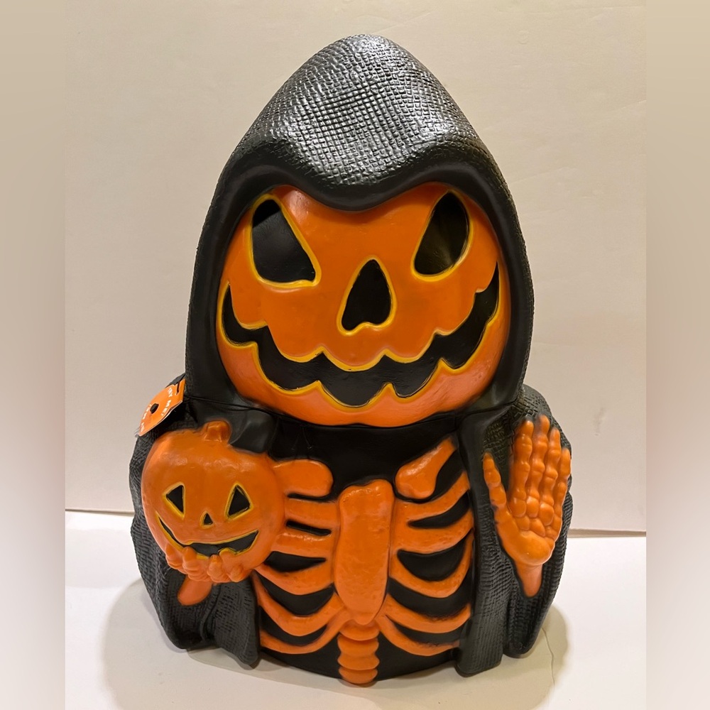 NWT TARGET HYDE & EEK LIGHT UP PUMPKIN GRIM REAPER.